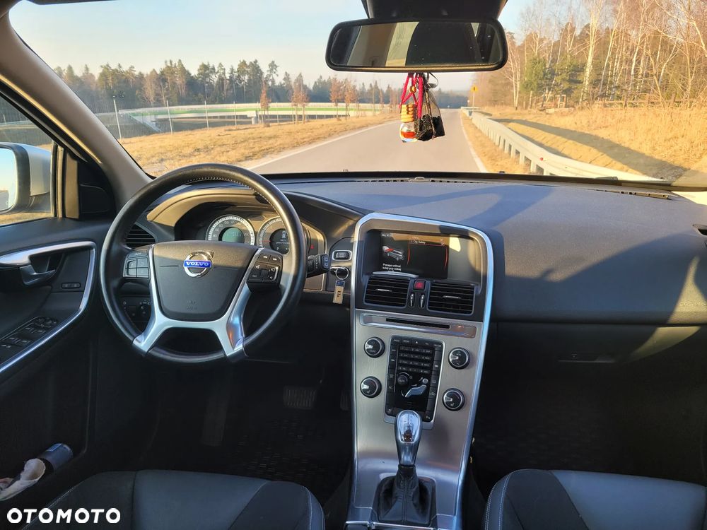 Volvo XC 60 D4 Geartronic Momentum - 11