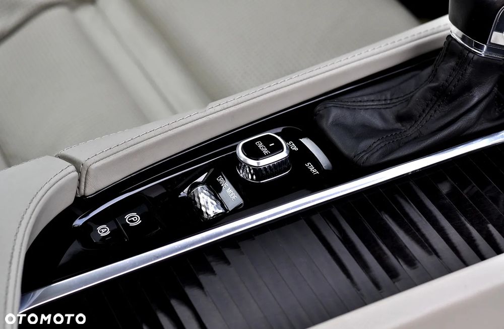Volvo S90 D4 Inscription - 33