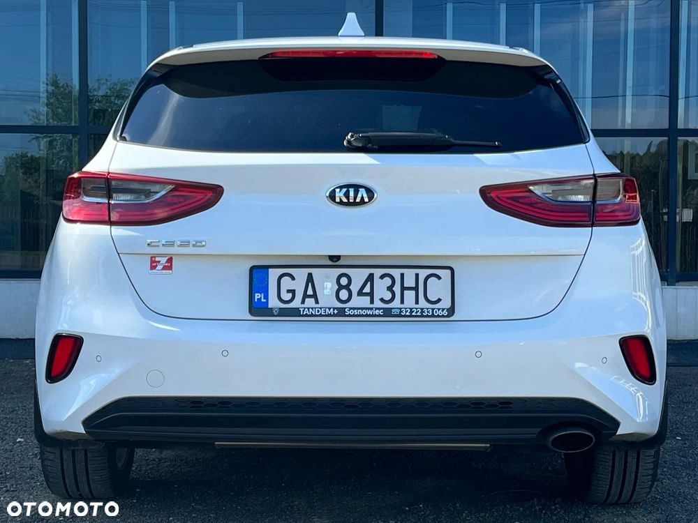 Kia Ceed 1.4 T-GDI L Business Line - 11