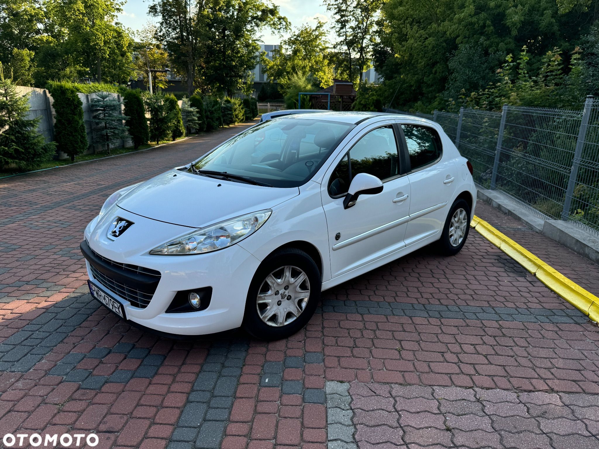 Peugeot 207 - 1