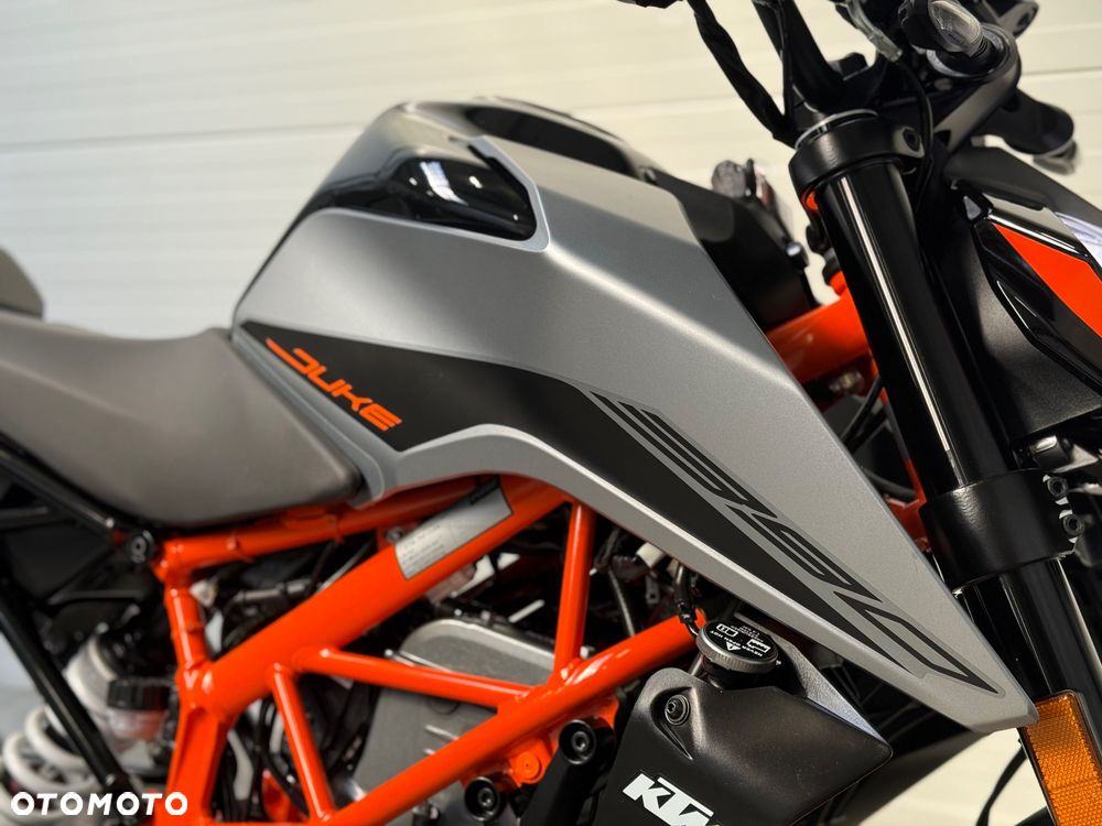 KTM Duke - 17