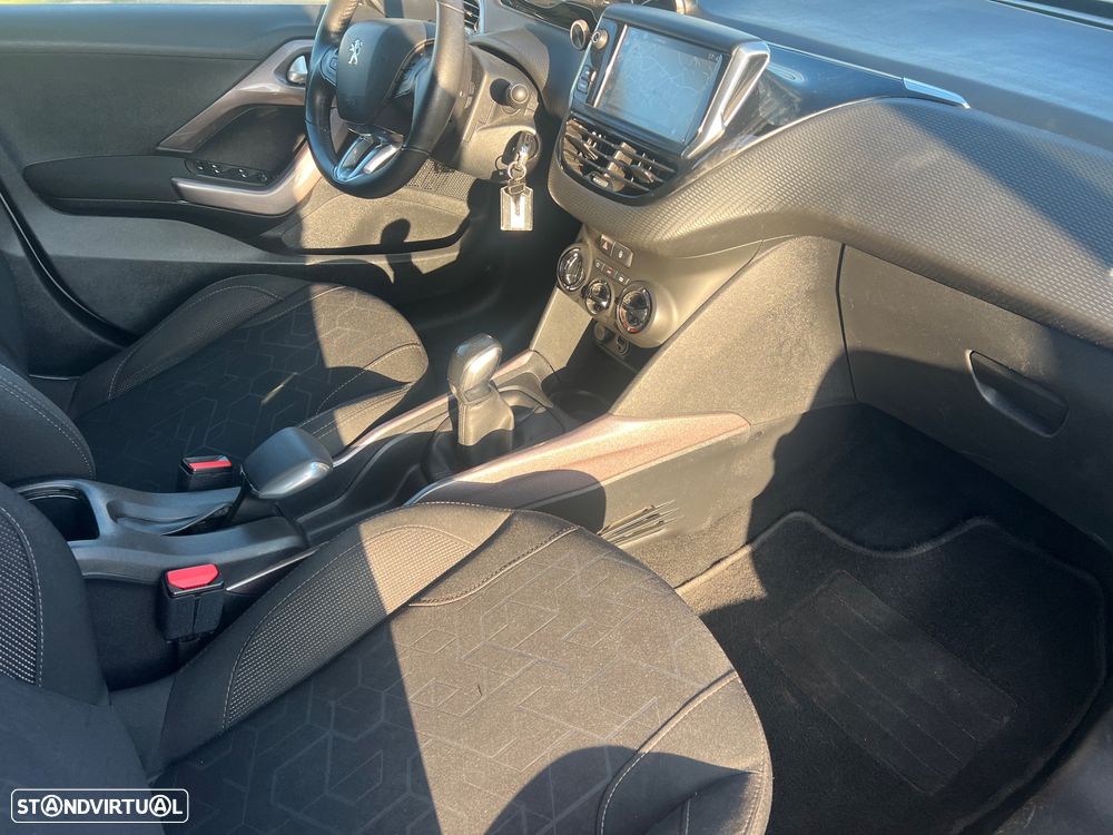 Peugeot 2008 1.2 PureTech Style - 10