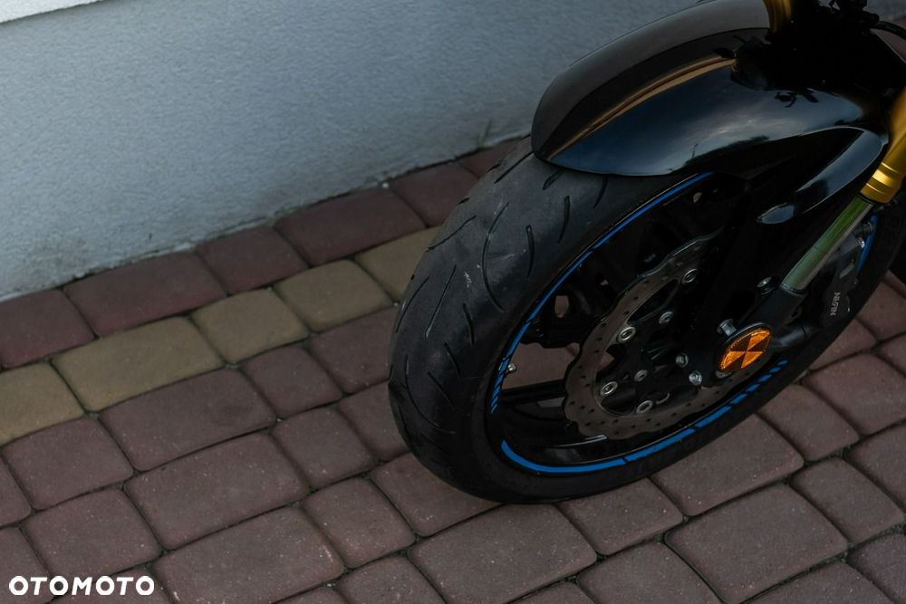 Suzuki GSX - 8
