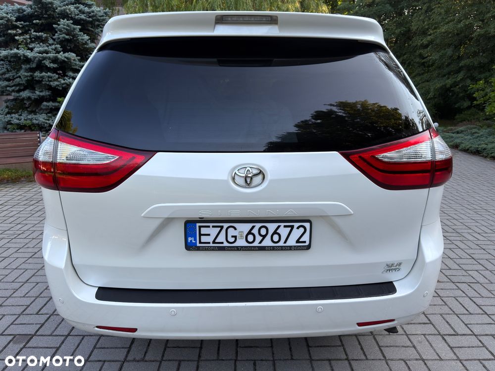 Toyota Sienna 3.5 V6 XLE AWD - 12