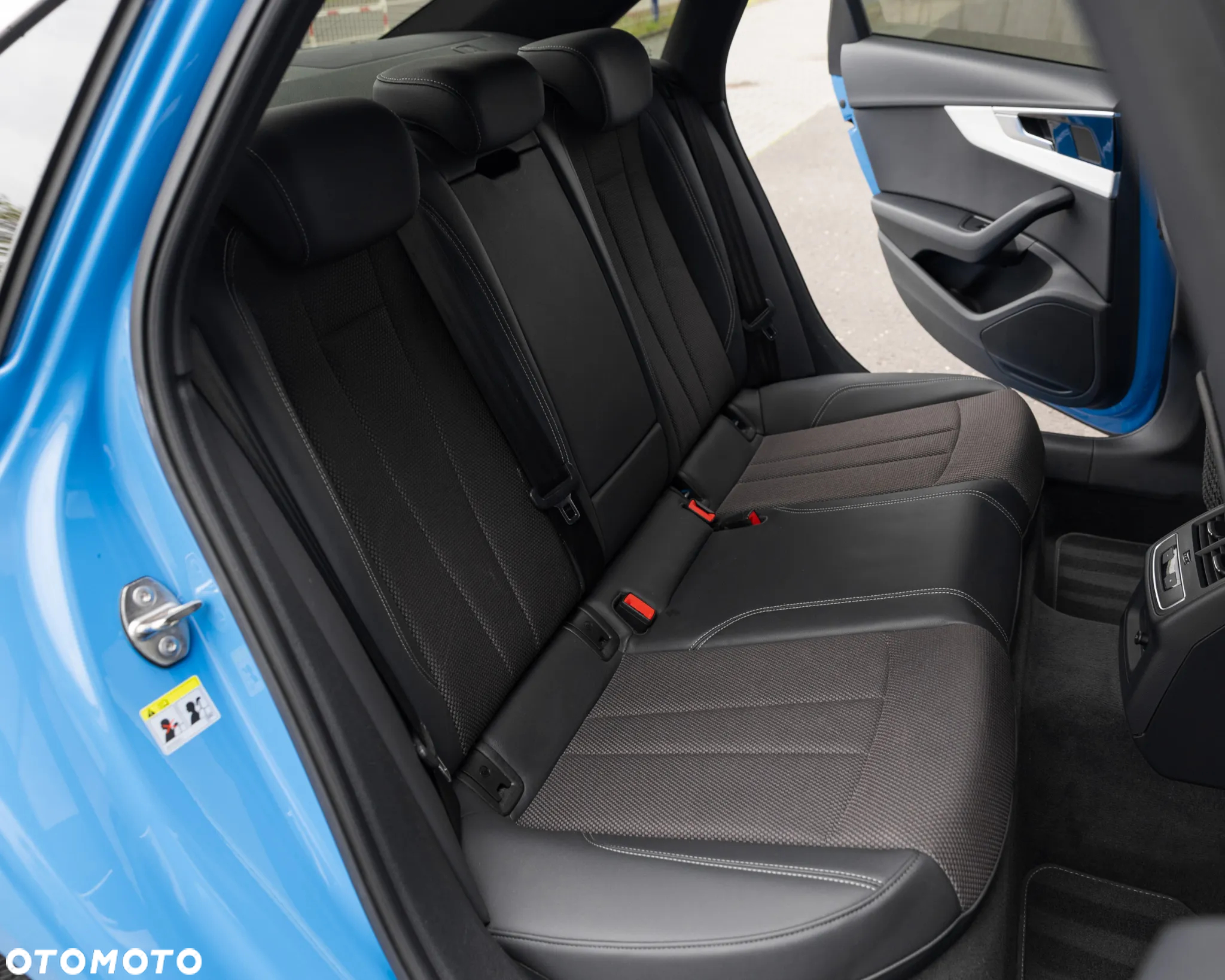 Audi A4 Avant 40 TFSI quattro S tronic S line - 38