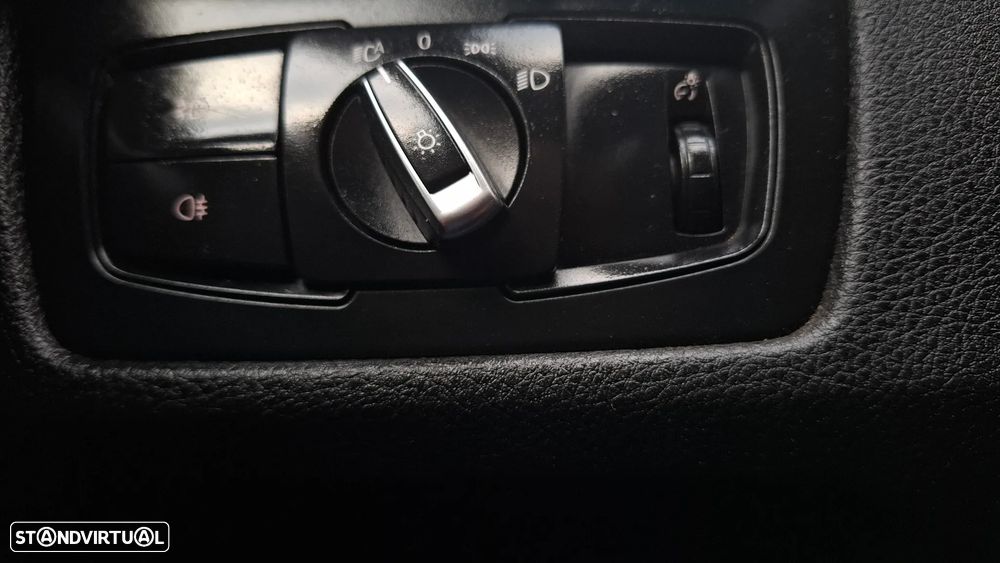 BMW 318 d Touring Auto Pack M - 48
