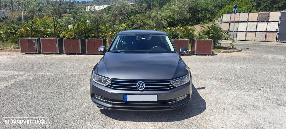 VW Passat 2.0 TDI Confortline foto 2