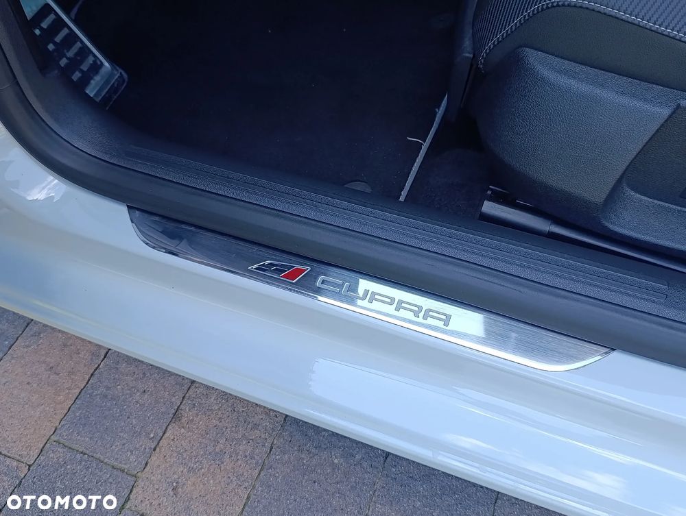 Seat Leon Sportstourer 2.0 TSI Cupra S&S DSG - 24