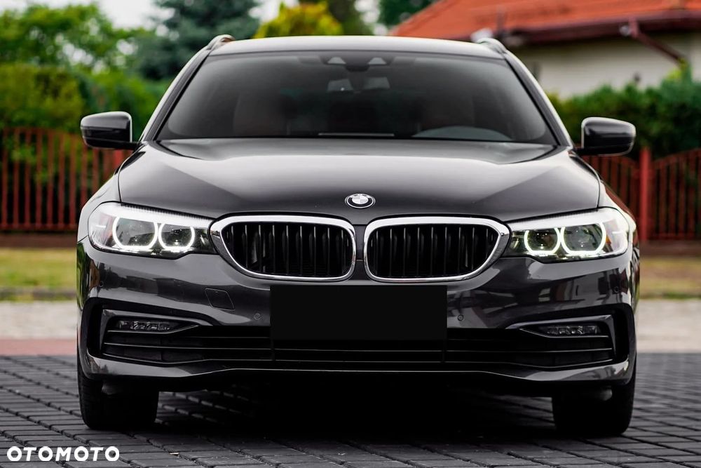 BMW Seria 5 520d Sport Line - 4