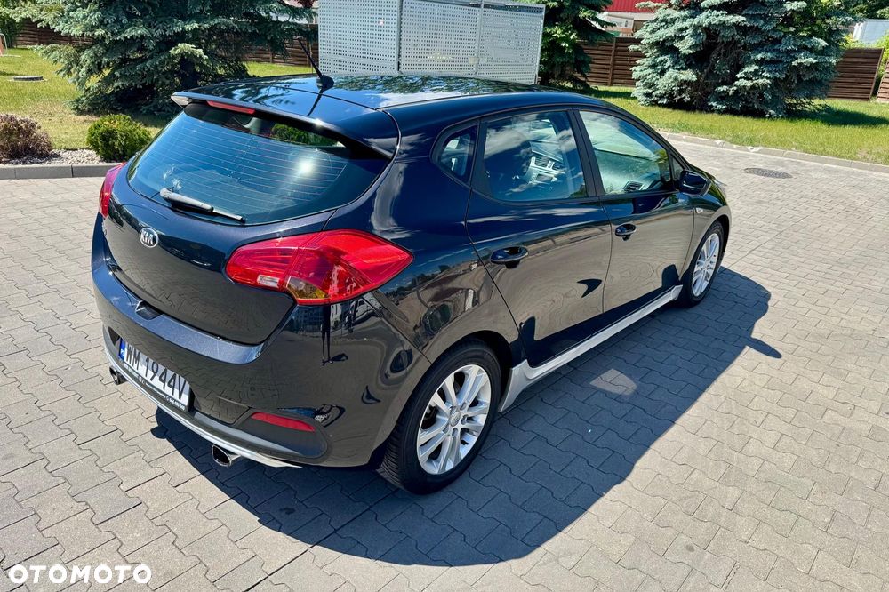 Kia Ceed - 10