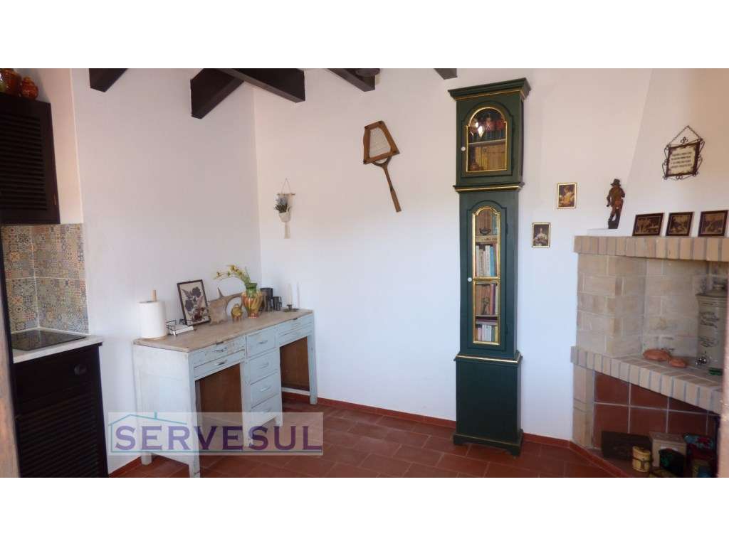 Casa térrea com área de 54,70m2, localizada entre Silves e São Bart... - Grande imagem: 5/26