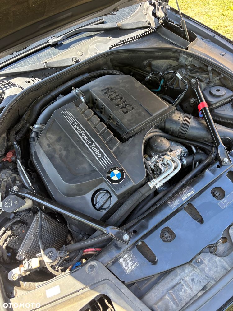 BMW Seria 5 535i Sport-Aut - 23