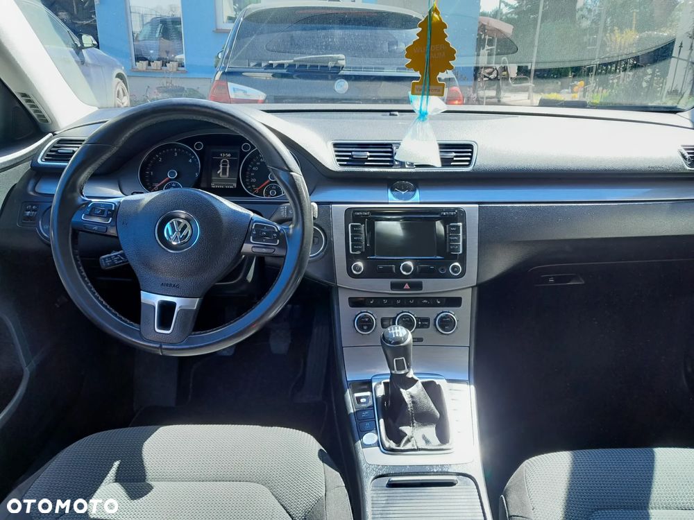 Volkswagen Passat 2.0 TDI BlueMotion Technology Comfortline - 18