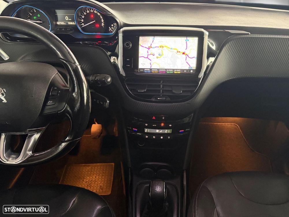 Peugeot 2008 1.2 PureTech Allure - 7