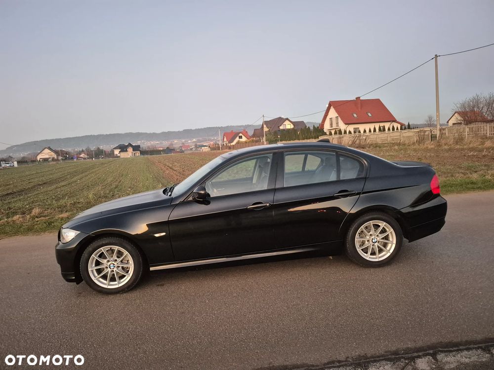 BMW Seria 3 318i Edition Exclusive - 31