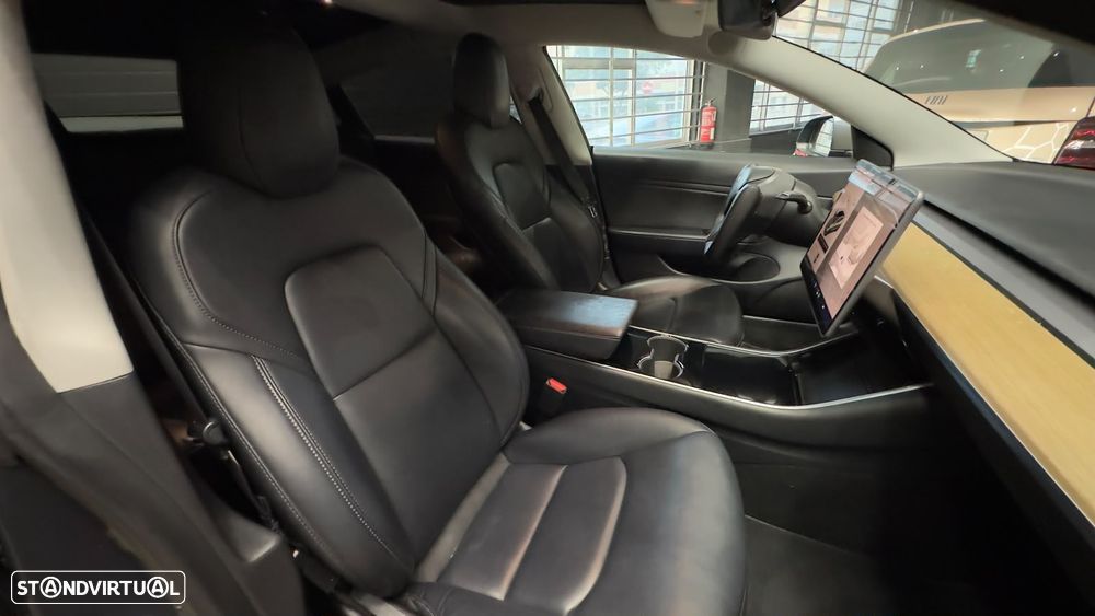 Tesla Model 3 Performance Dual Motor AWD - 34