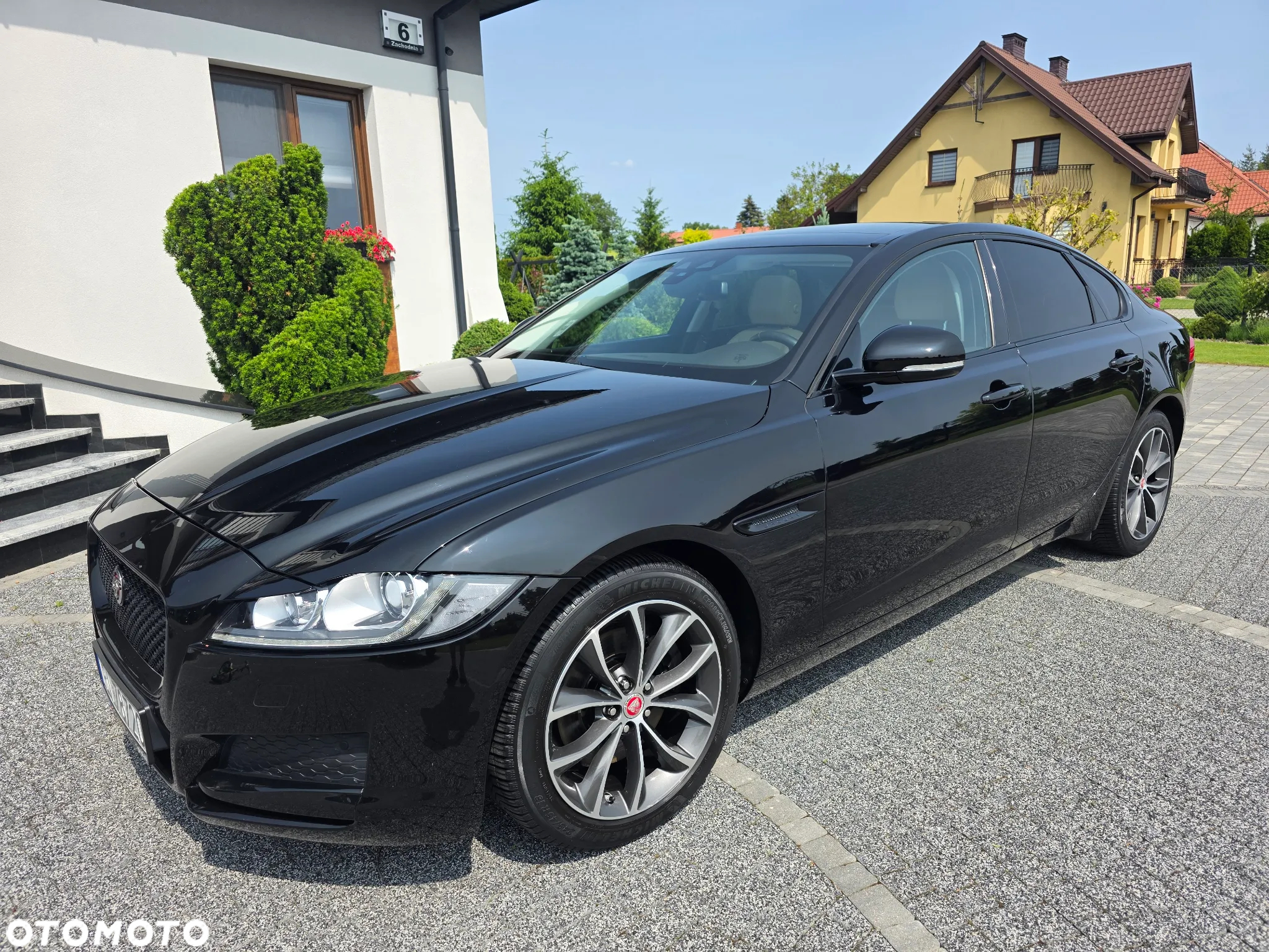 Jaguar XF - 2