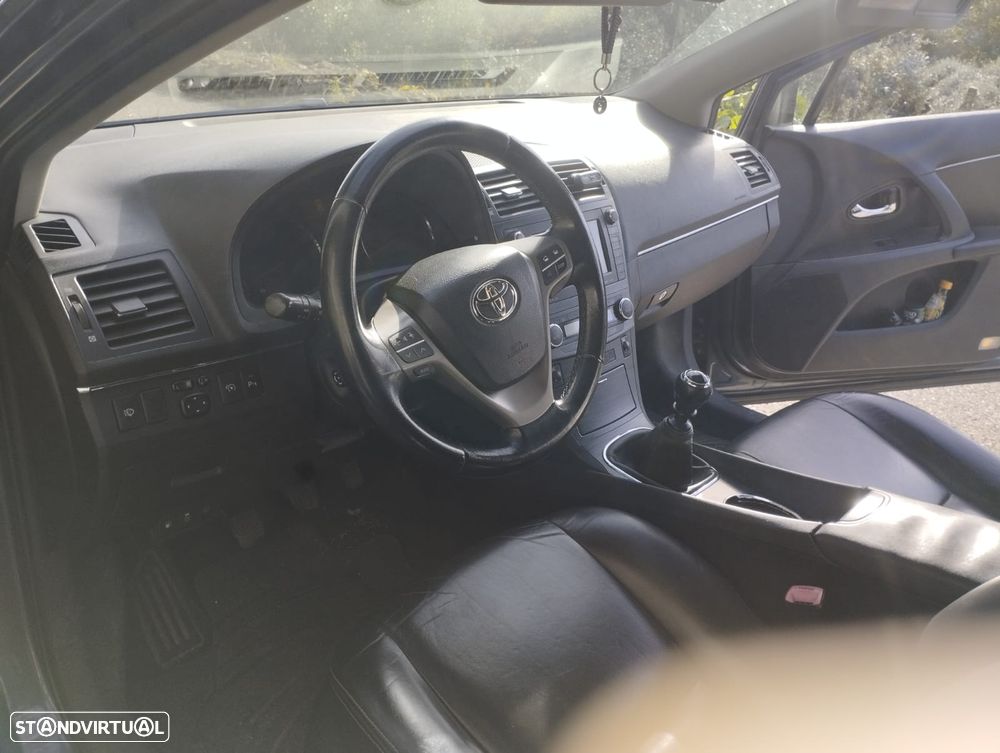 Toyota Avensis SW 2.0 D-4D - 4