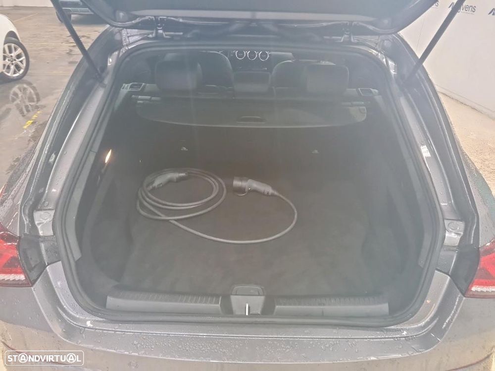 Mercedes-Benz CLA 250 e Shooting Brake Style Plus - 11