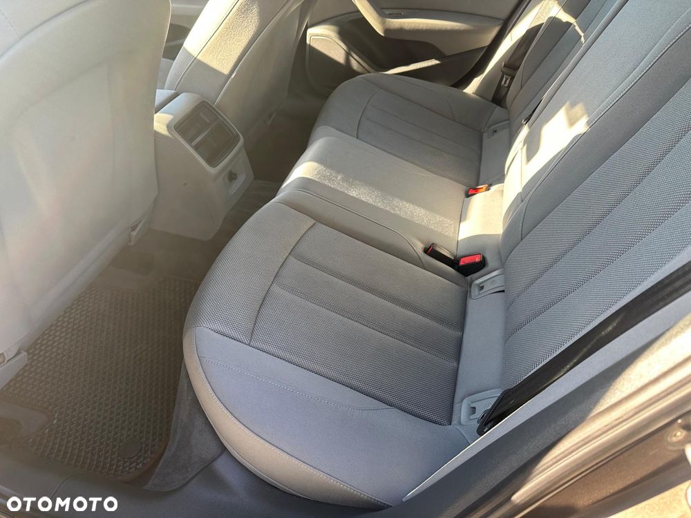 Audi A4 Limousine 35 TFSI S tronic - 8