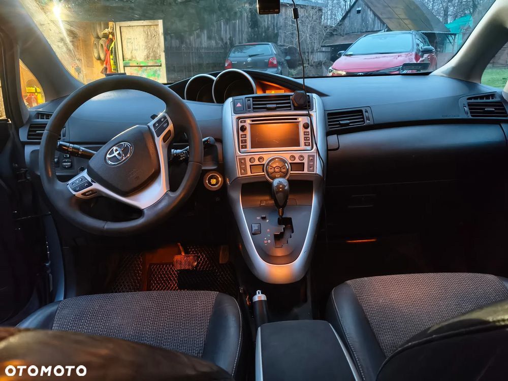 Toyota Verso 1.8 Prestige EU5 MS - 11