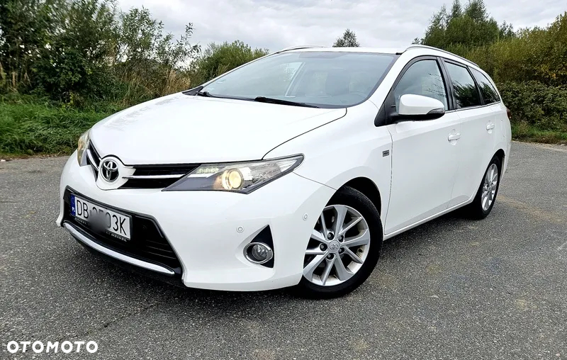 Toyota Auris 2.0 D-4D Prestige - 2
