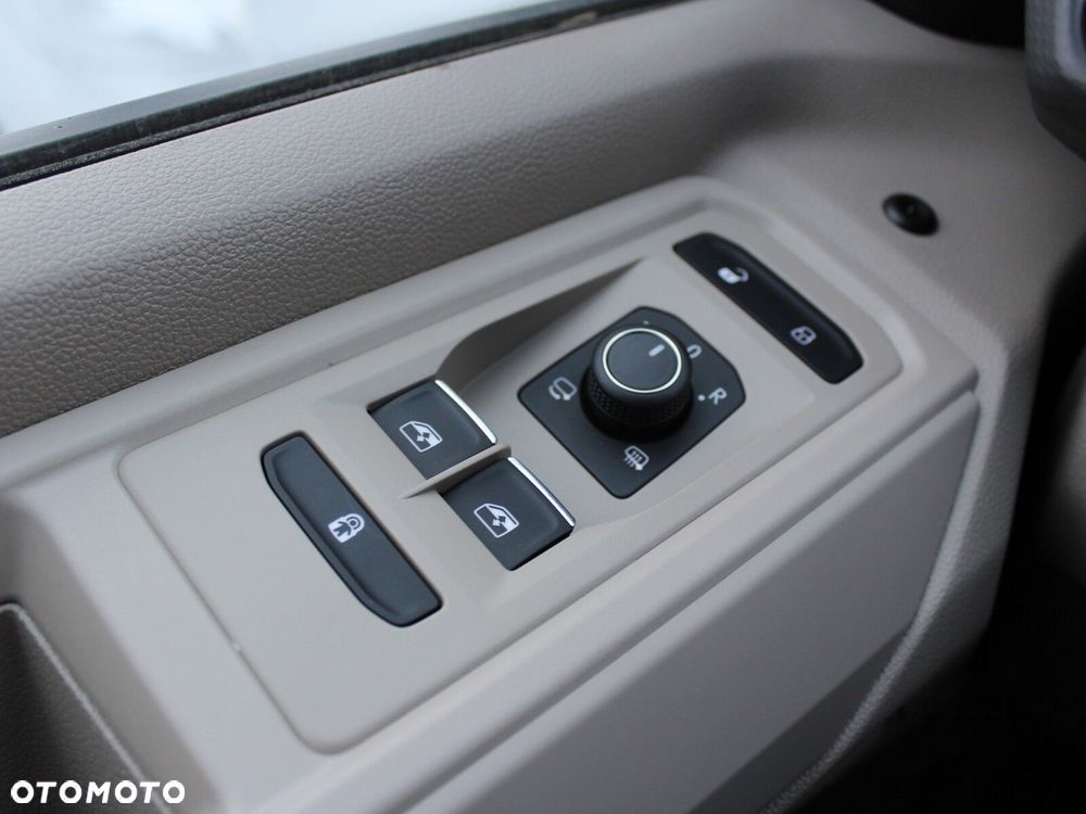 Volkswagen Multivan 2.0 TSI L2 Life DSG - 34