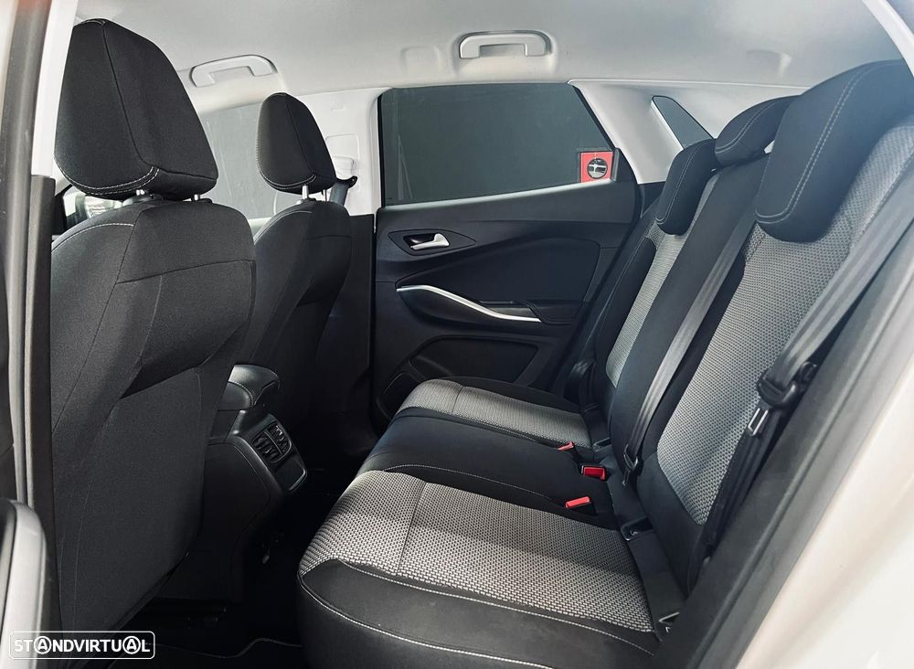 Opel Grandland X 1.2 T Business Edition - 44
