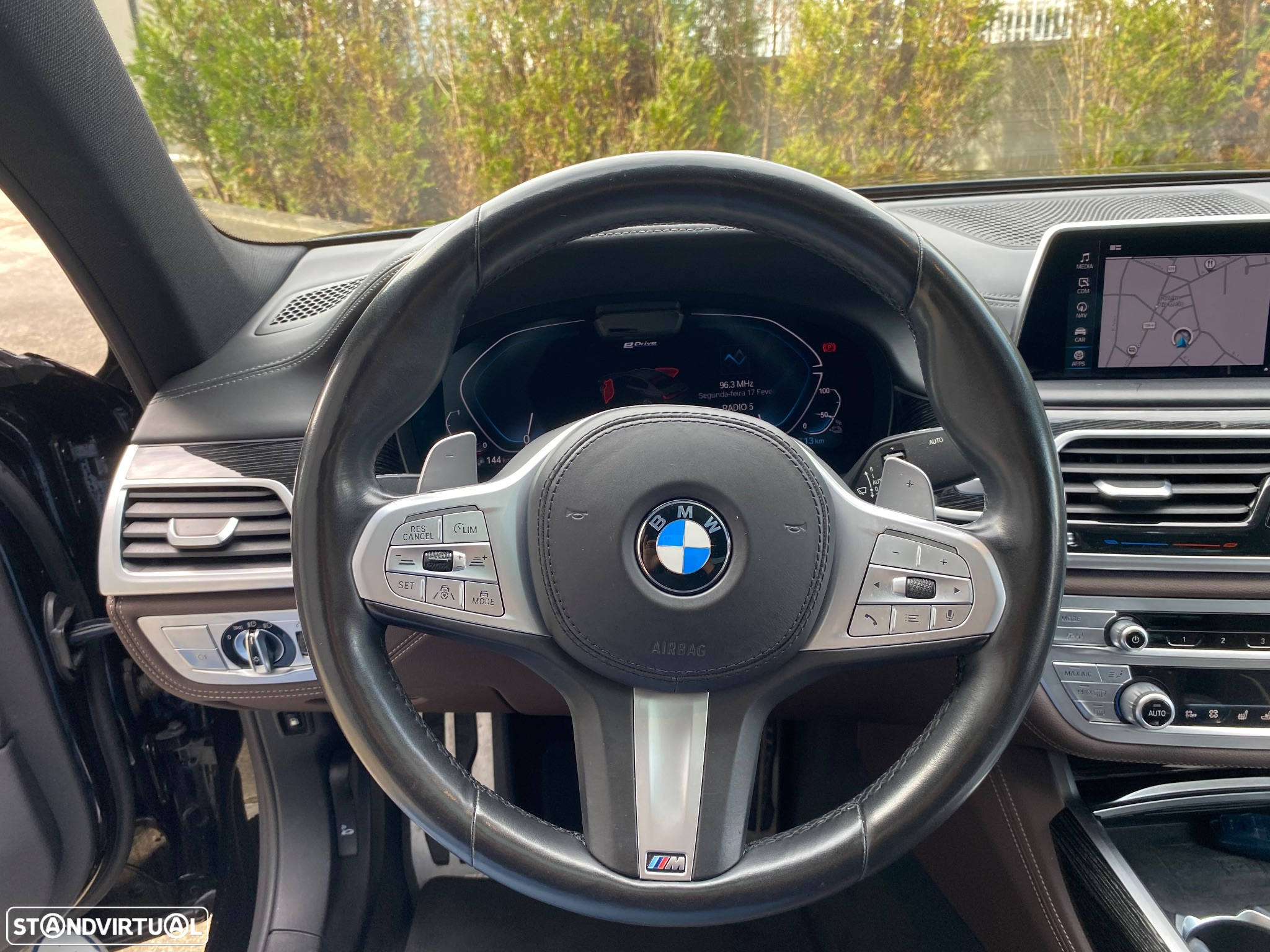 BMW 745 e iPerformance Pack M Auto - 12