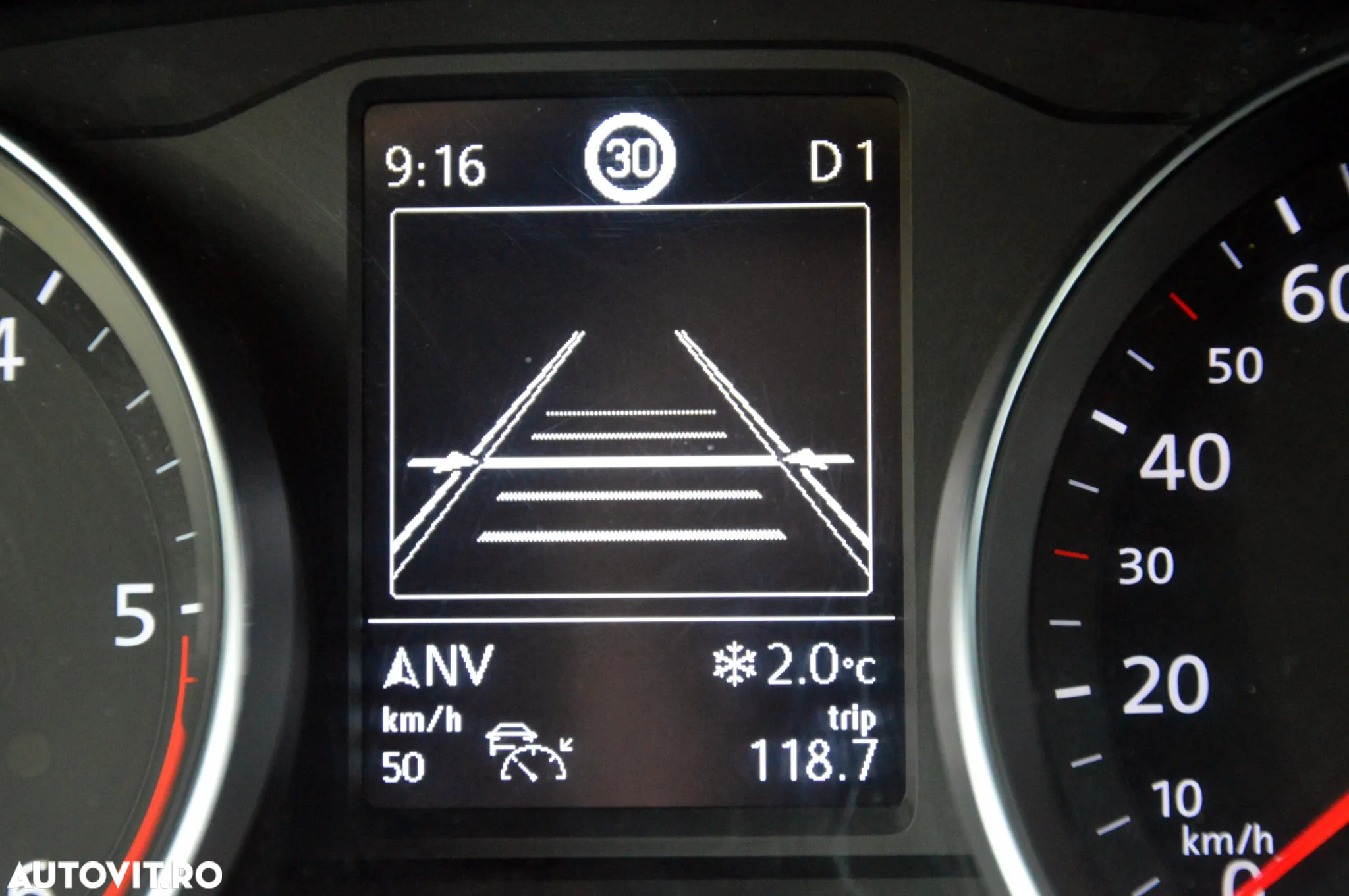 Volkswagen Passat 1.6 TDI DSG Comfortline - 34