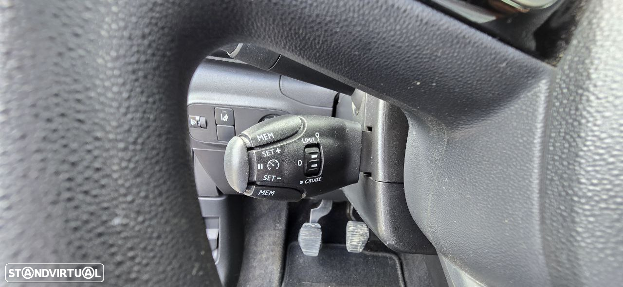 Citroën C3 1.2 PureTech Shine - 15
