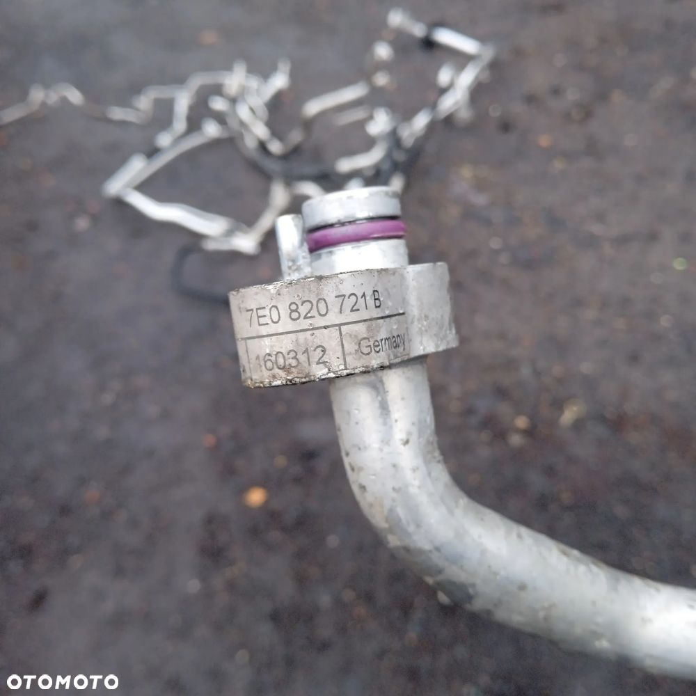 Przewód klimatyzacji T5 lift 7E0820721B - 2