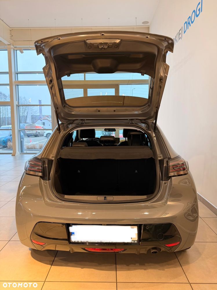 Peugeot 208 - 22