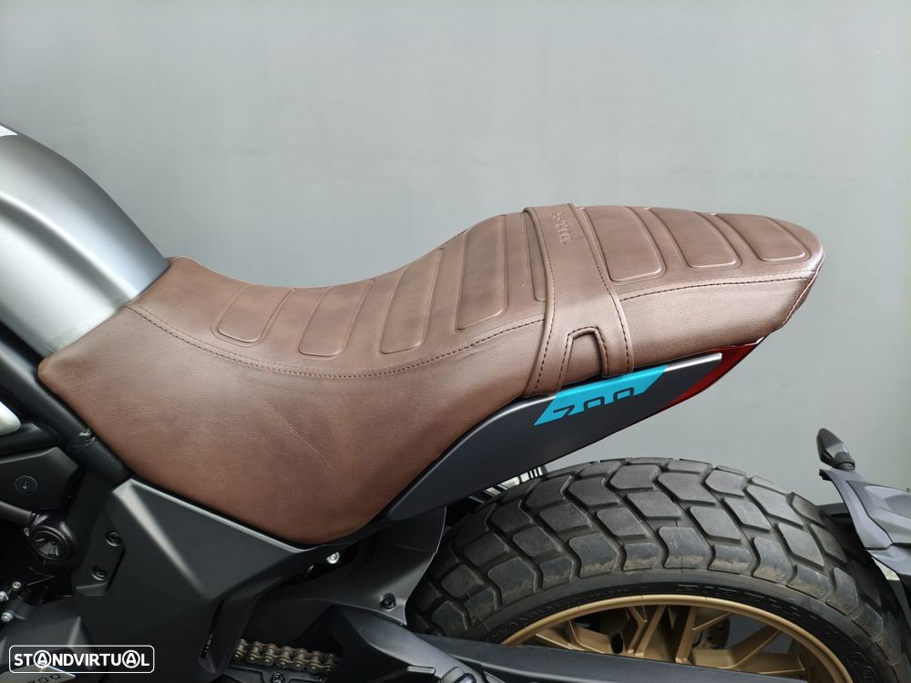 CF Moto 700CL-X Heritage Abs - 15