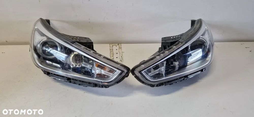 Lampa przód prawa lewa Hyundai i30 III Zwykła