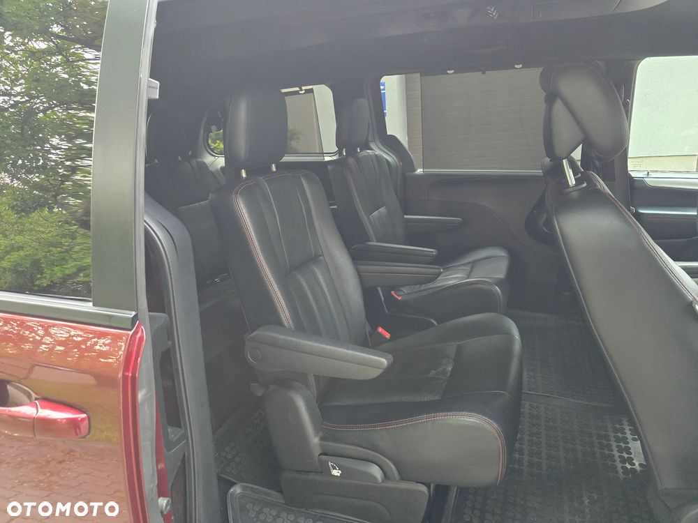 Dodge Grand Caravan - 22
