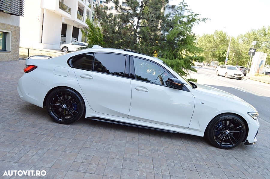 BMW Seria 3 330i AT - 4