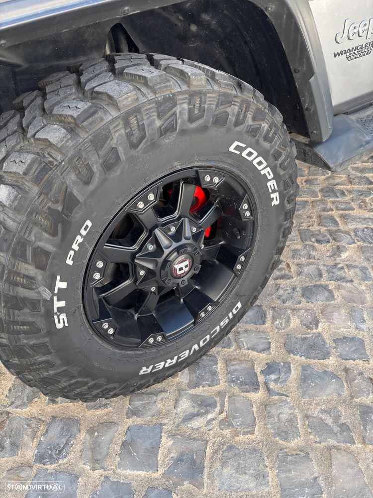 Jeep Wrangler - 6