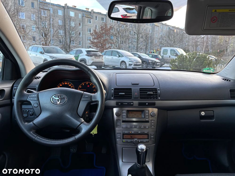 Toyota Avensis 1.8 VVT-i Executive - 23