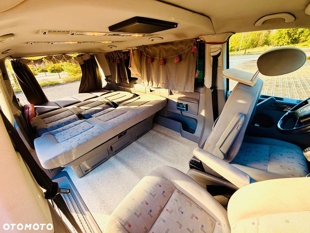 Volkswagen Multivan - 24