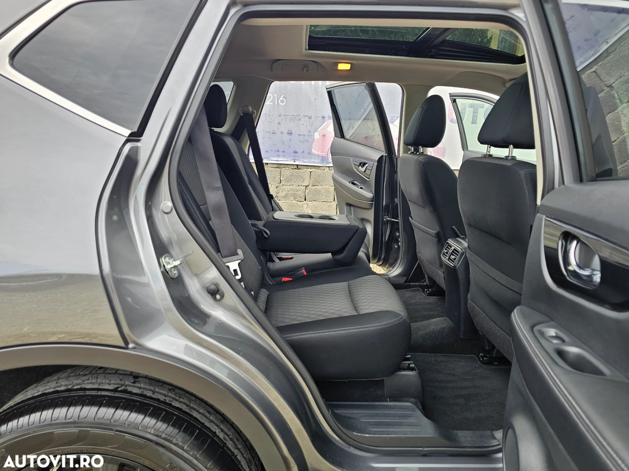 Nissan X-Trail 1.7 dCi ALL-MODE 4x4i Xtronic N-TEC - 32