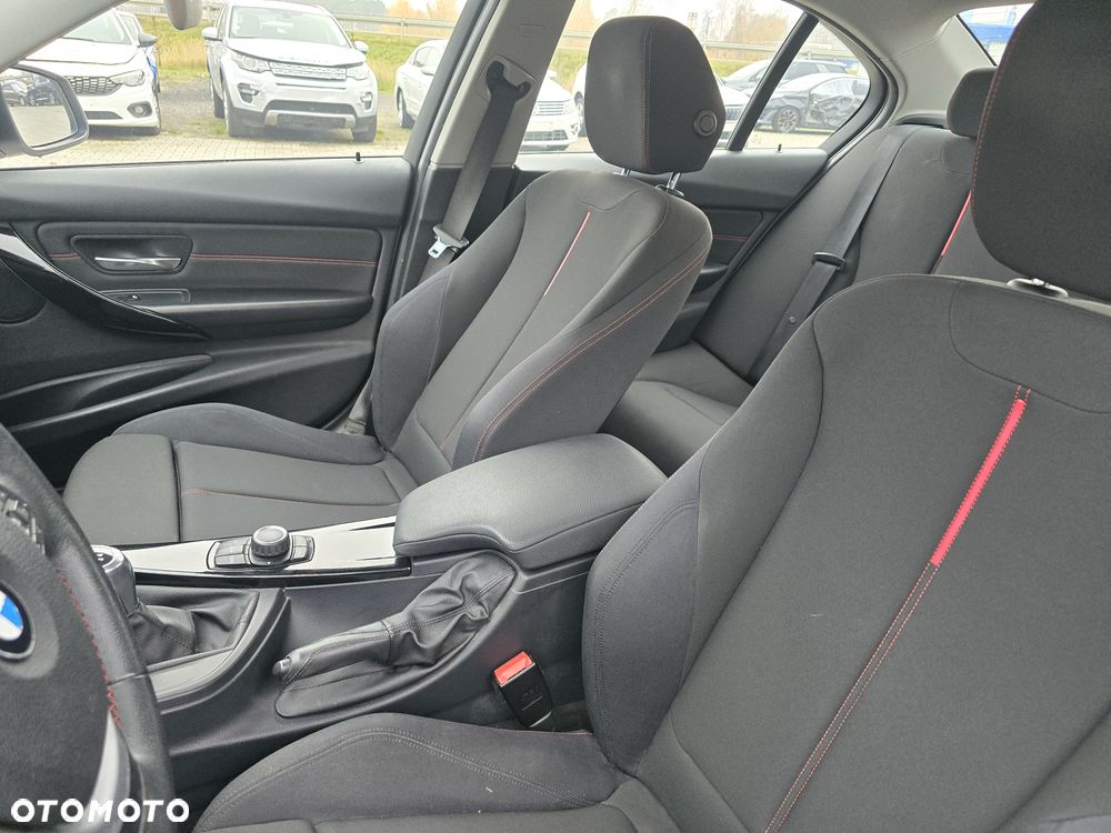 BMW Seria 3 316d M Sport - 31