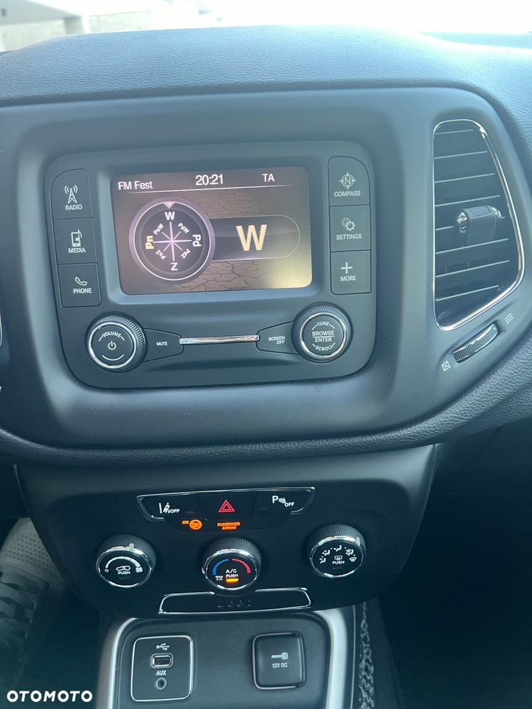 Jeep Compass - 16