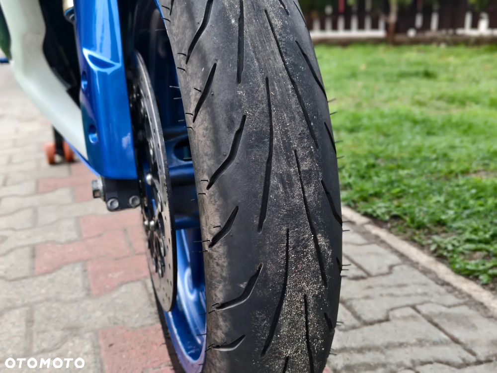 Suzuki GSX-R - 10