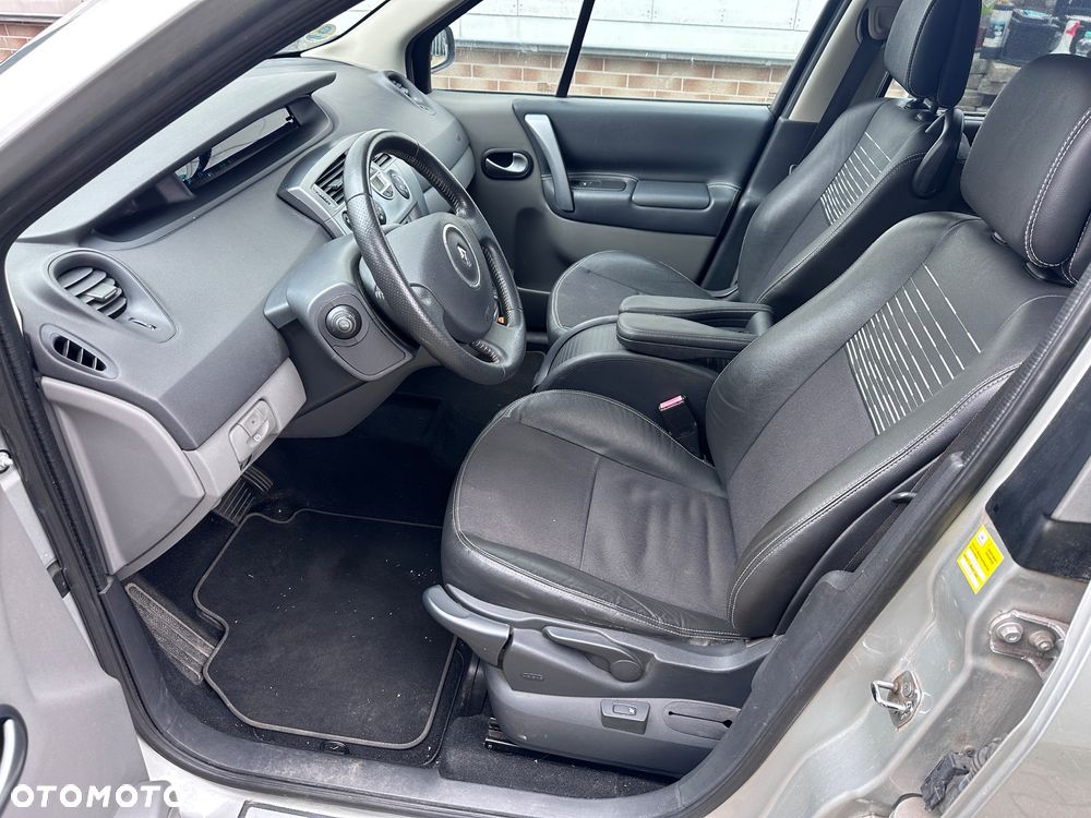 Renault Scenic 2.0 16V Privilege - 14