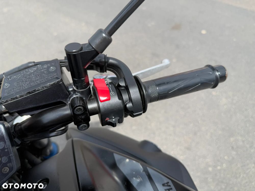 Yamaha MT - 12