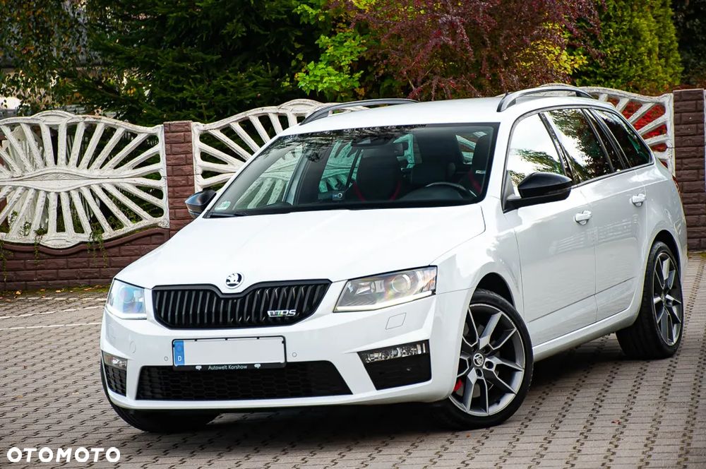 Skoda Octavia Combi 2.0 TDI DSG RS - 22