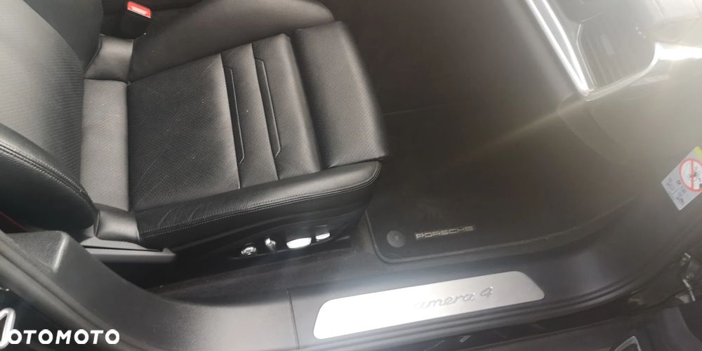 Porsche Panamera 4 E-Hybrid - 21