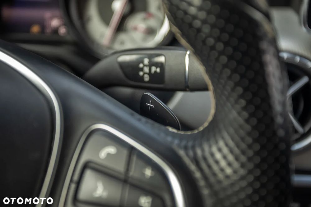 Mercedes-Benz CLA 180 7G-DCT - 27