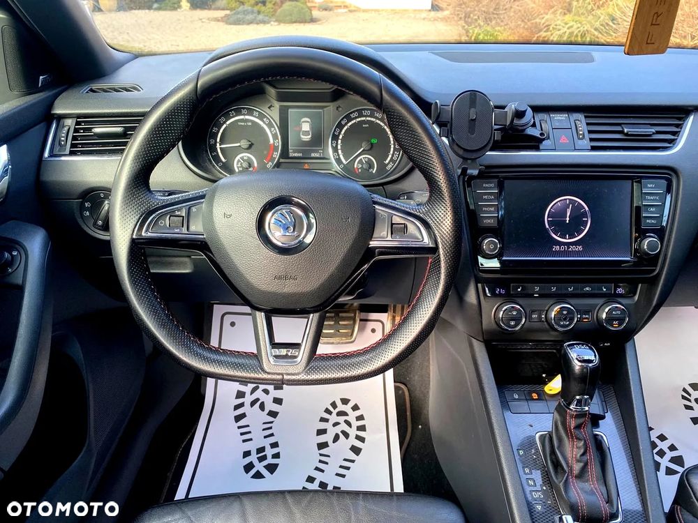 Skoda Octavia 2.0 TDI RS DSG - 32